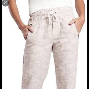 Athleta Cabo linen jogger size 4